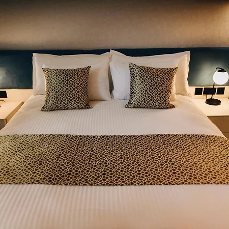 Dock 1 Boutique Hotel *