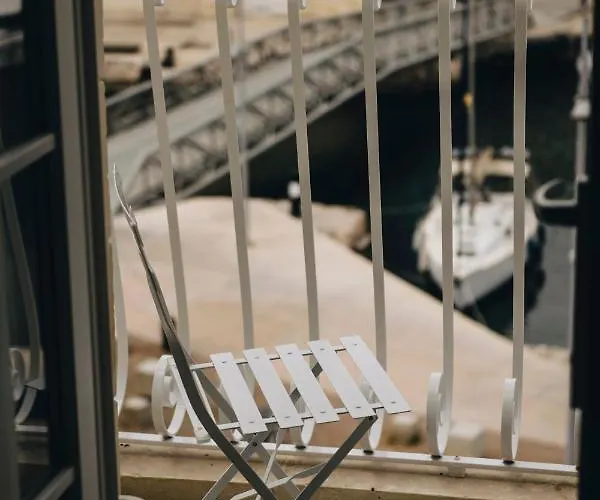 Отель Dock 1 Boutique *