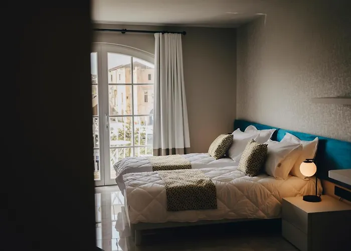 Dock 1 Boutique * Cospicua