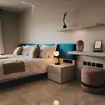 Dock 1 Boutique *