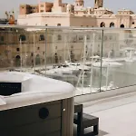 Dock 1 Boutique * Cospicua