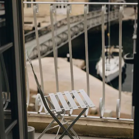 מלון Dock 1 Boutique *