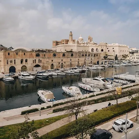 מלון Dock 1 Boutique *