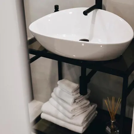 Dock 1 Boutique Cospicua