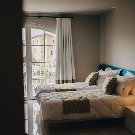 Dock 1 Boutique * Cospicua