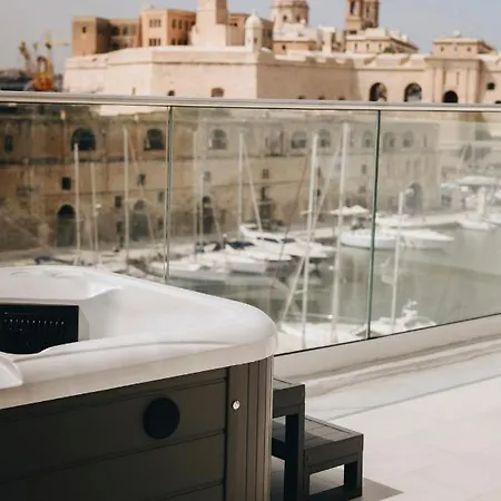 Dock 1 Boutique * Cospicua