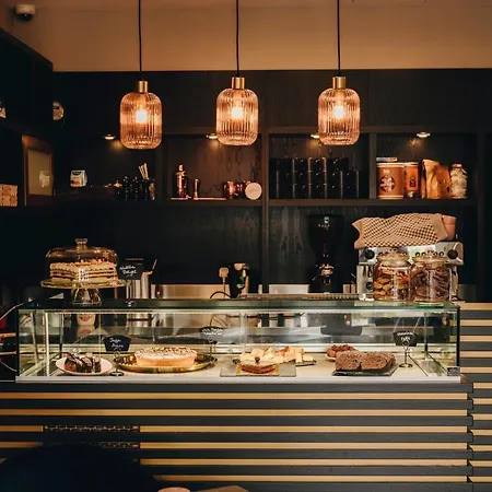 Dock 1 Boutique * Cospicua