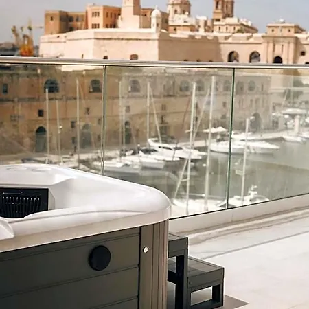 Dock 1 Boutique * Cospicua