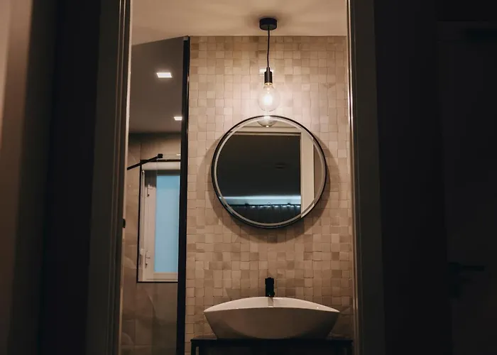 Dock 1 Boutique * Cospicua