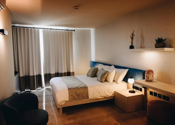 Dock 1 Boutique * Cospicua