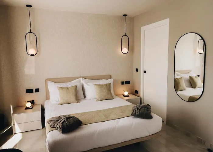 Dock 1 Boutique * Cospicua